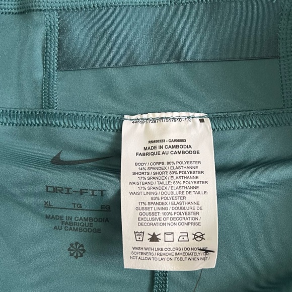 NWT Nike Club Dri-Fit Pleated Standard Fit Green Stripe Golf Skort - Picture 9 of 9